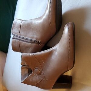 CLARKS Booties EUC